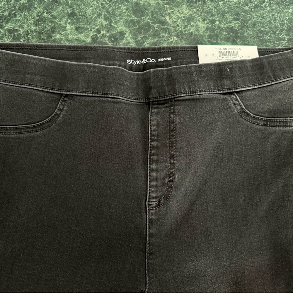 Style & Co. Women's Gray pull on mid rise Jeggings size L